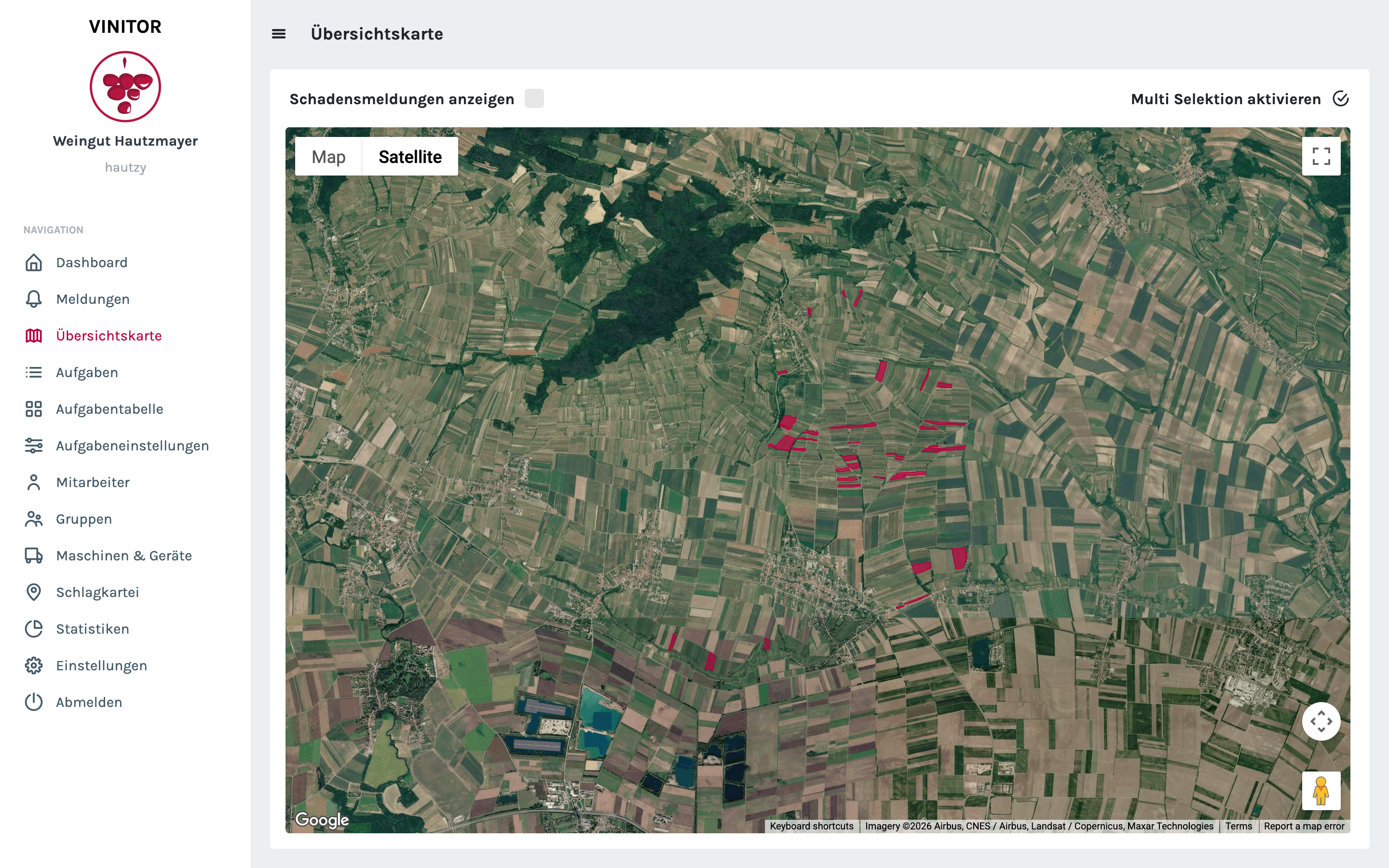 Mapa general en modo satélite con las parcelas de viñedo muy próximas entre sí de la explotación en Kamptal, a las que se asignan los trazados GPS.