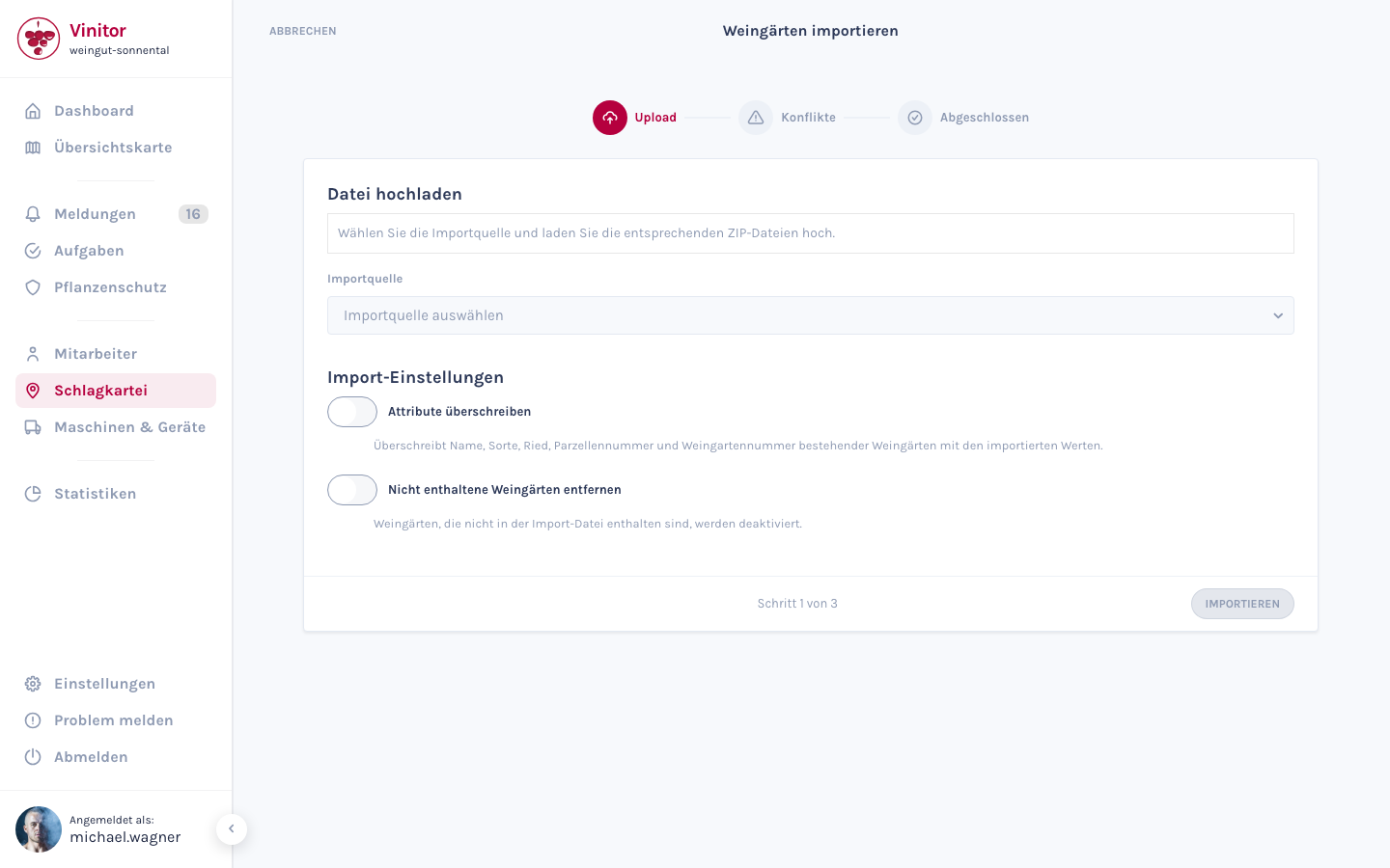 Der Import-Assistent mit Datei-Upload, Importquellen-Auswahl und Import-Einstellungen.